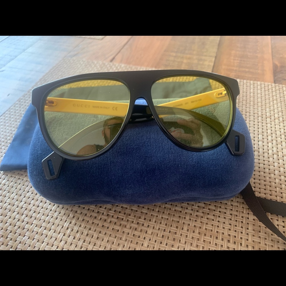 Never worn Gucci 0255 sunglasses.